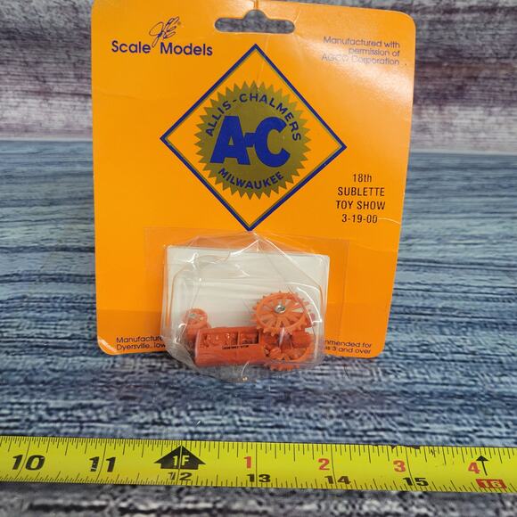 Vintage Scale Models 1/64 scale Allis-Chalmers WC diecast/plastic tractor orange - Picture 1 of 9